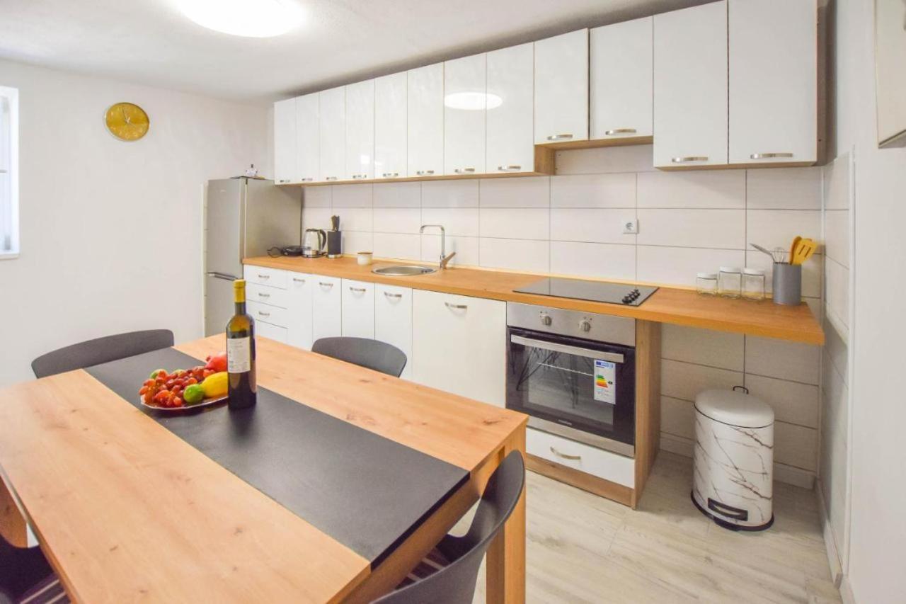 Suite Apartment Toni Poljana  외부 사진